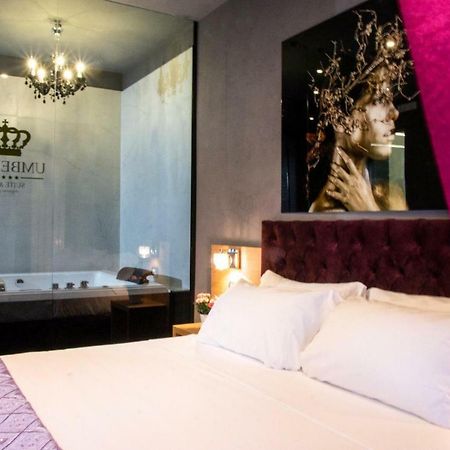 Umberto I° Suite & Spa Наполи Екстериор снимка