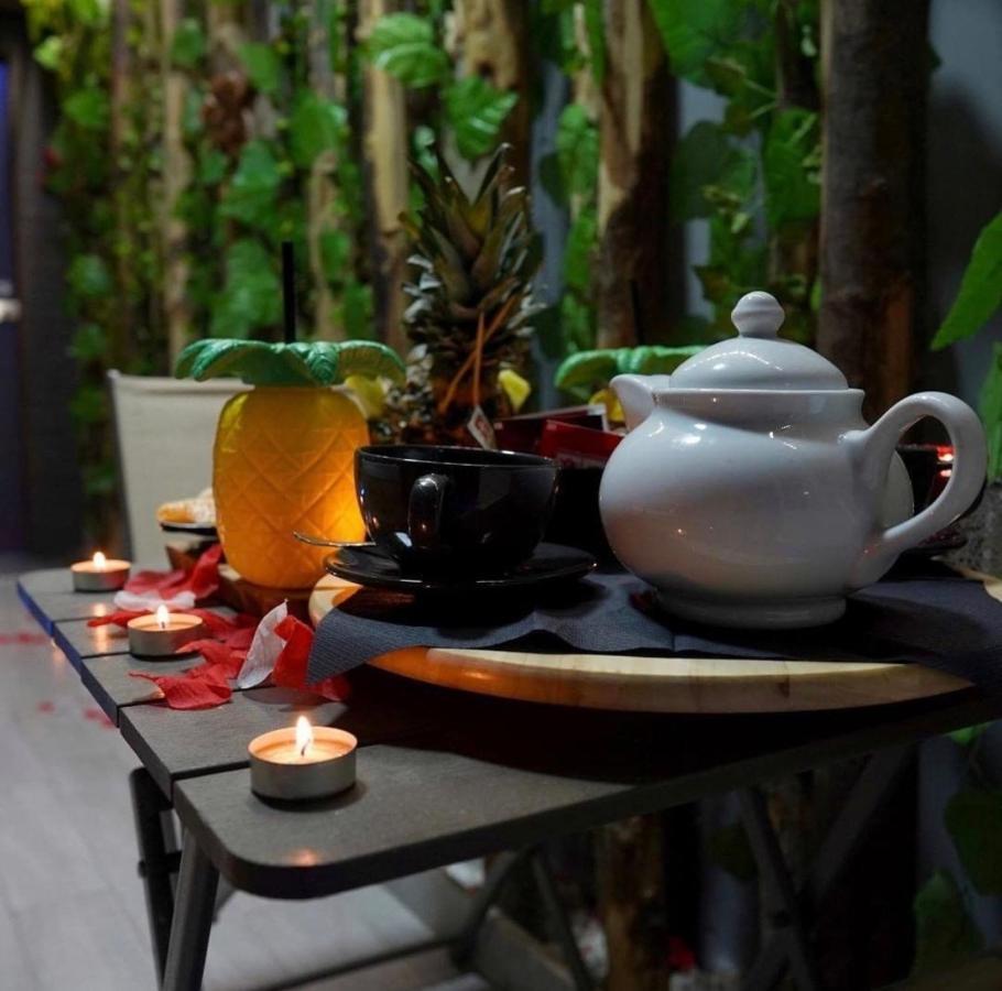 Umberto I° Suite & Spa Наполи Екстериор снимка