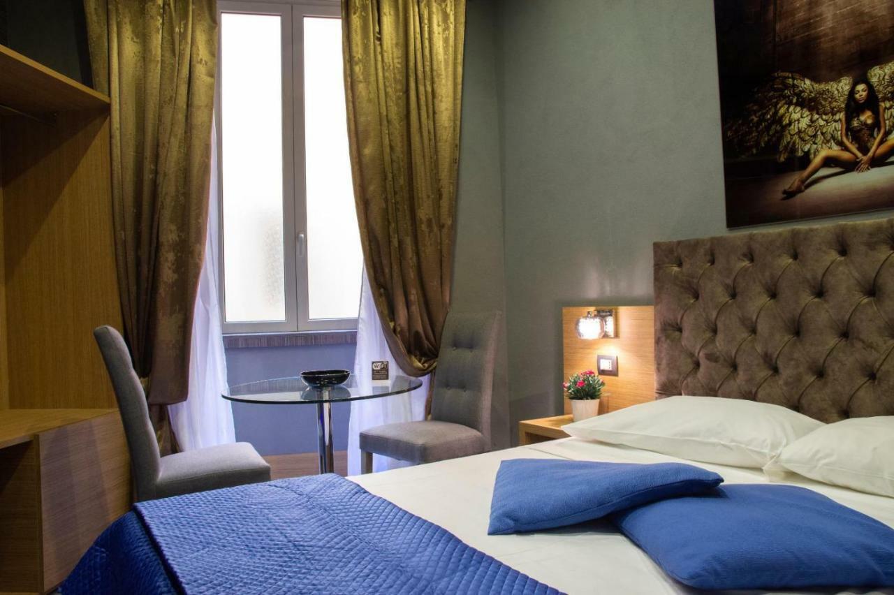 Umberto I° Suite & Spa Наполи Екстериор снимка