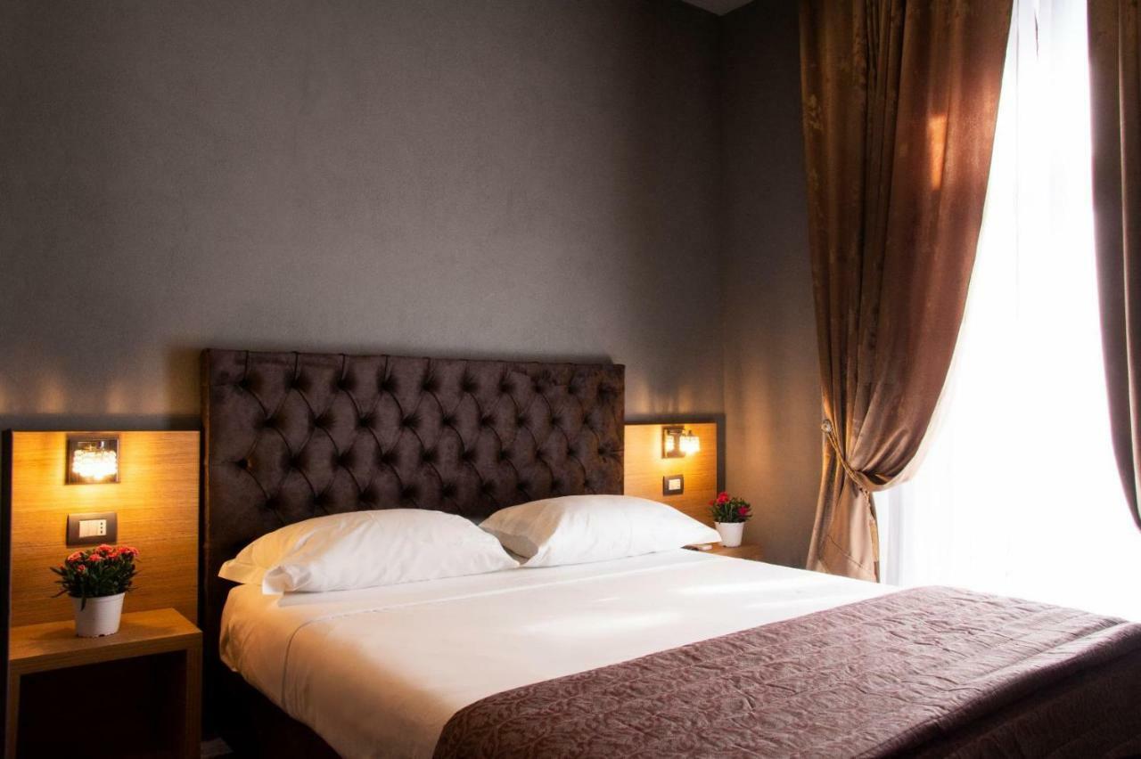 Umberto I° Suite & Spa Наполи Екстериор снимка
