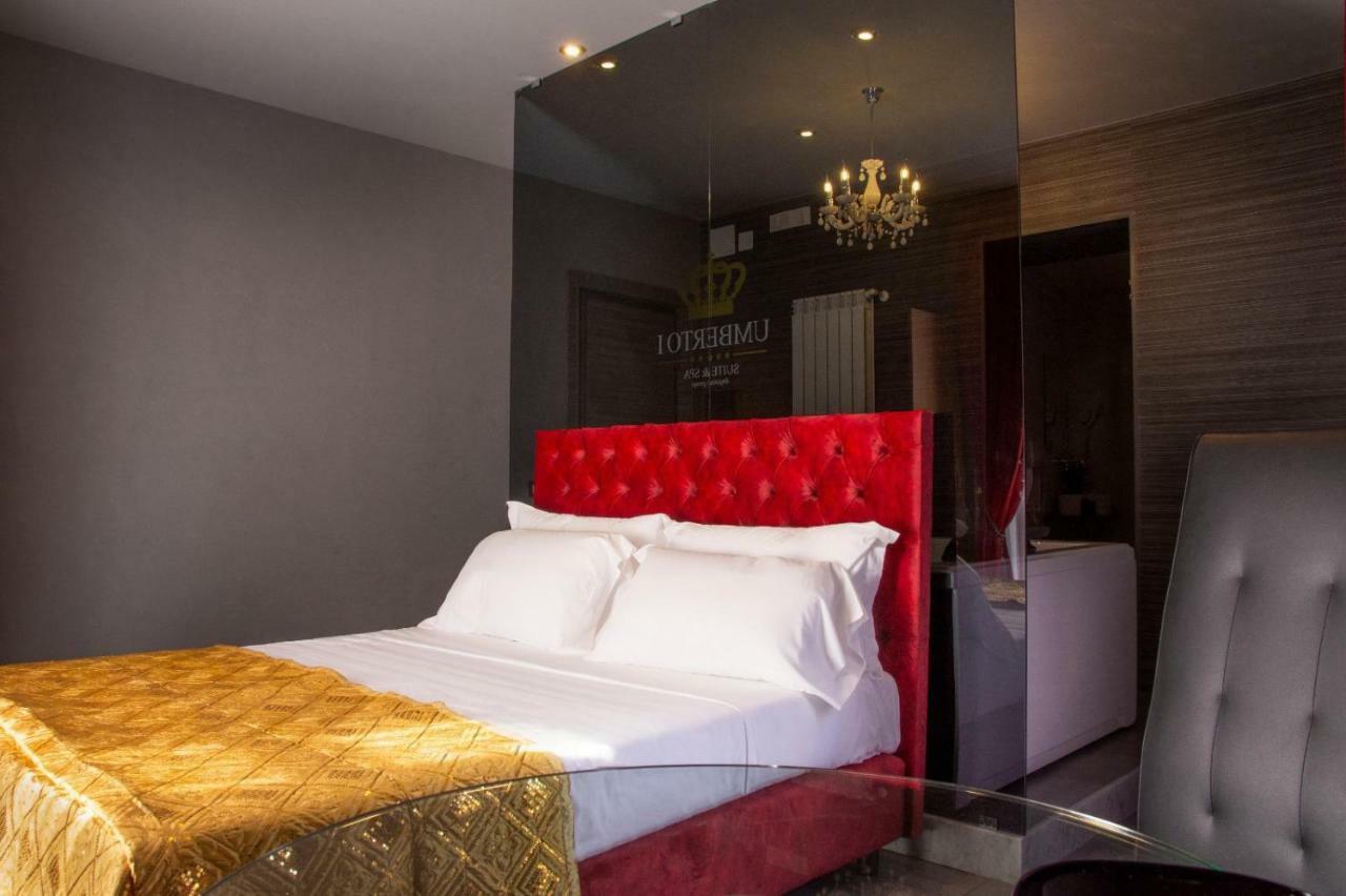 Umberto I° Suite & Spa Наполи Екстериор снимка