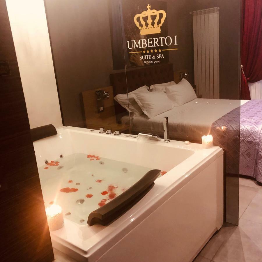 Umberto I° Suite & Spa Наполи Екстериор снимка